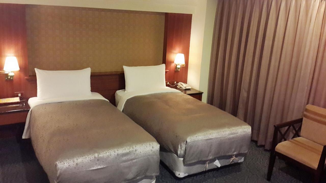Jing Jing Holiday Hotel Kaohsiung Exterior foto