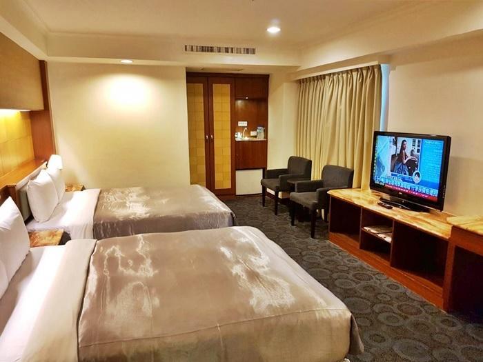 Jing Jing Holiday Hotel Kaohsiung Exterior foto
